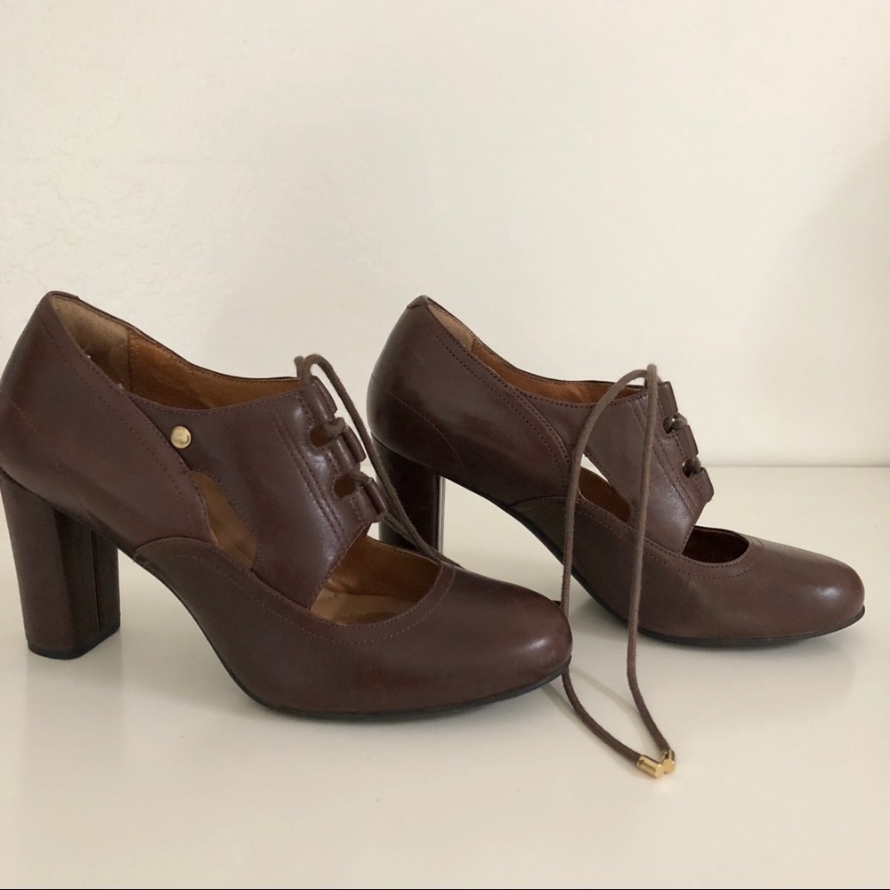 Clarks Indigo brown leather booties